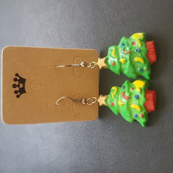 💥Christmas Tree Earrings (💥3 for $20) - Picture 3 of 4